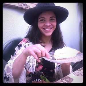 Meet your Posher, Esther